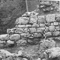 Burg Ausgrabung 1961 Mauer Wohnturm.jpg