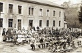 Bachtelen St. Josefsanstalt 1923 Kinder beim Korben.jpg